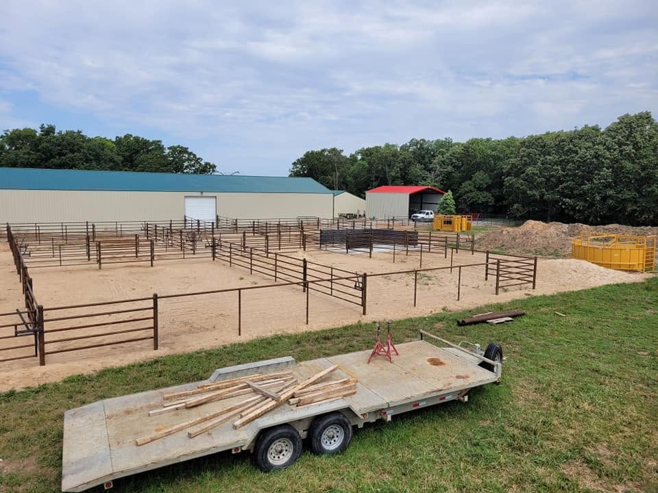 Finished cattle pen gates